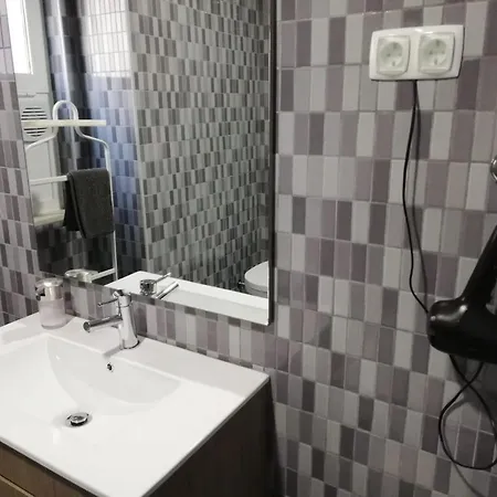 Vendégház Bed&shower -self Check-in Moscavide