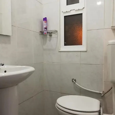 Vendégház Bed&shower -self Check-in Moscavide