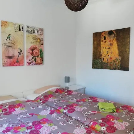 Bed&shower -self Check-in Vendégház