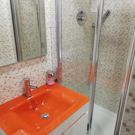 Bed&shower -self Check-in Vendégház Moscavide